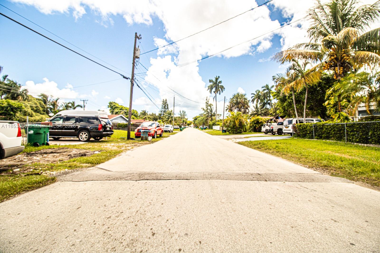 BISCAYNE SHORES UNIT 4 - Residential