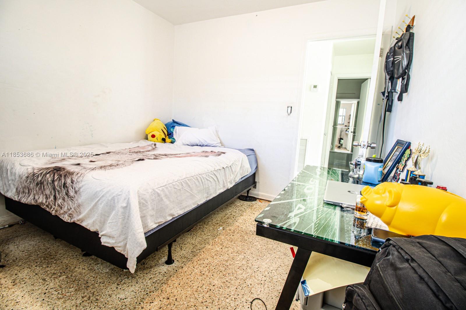 BISCAYNE SHORES UNIT 4 - Residential