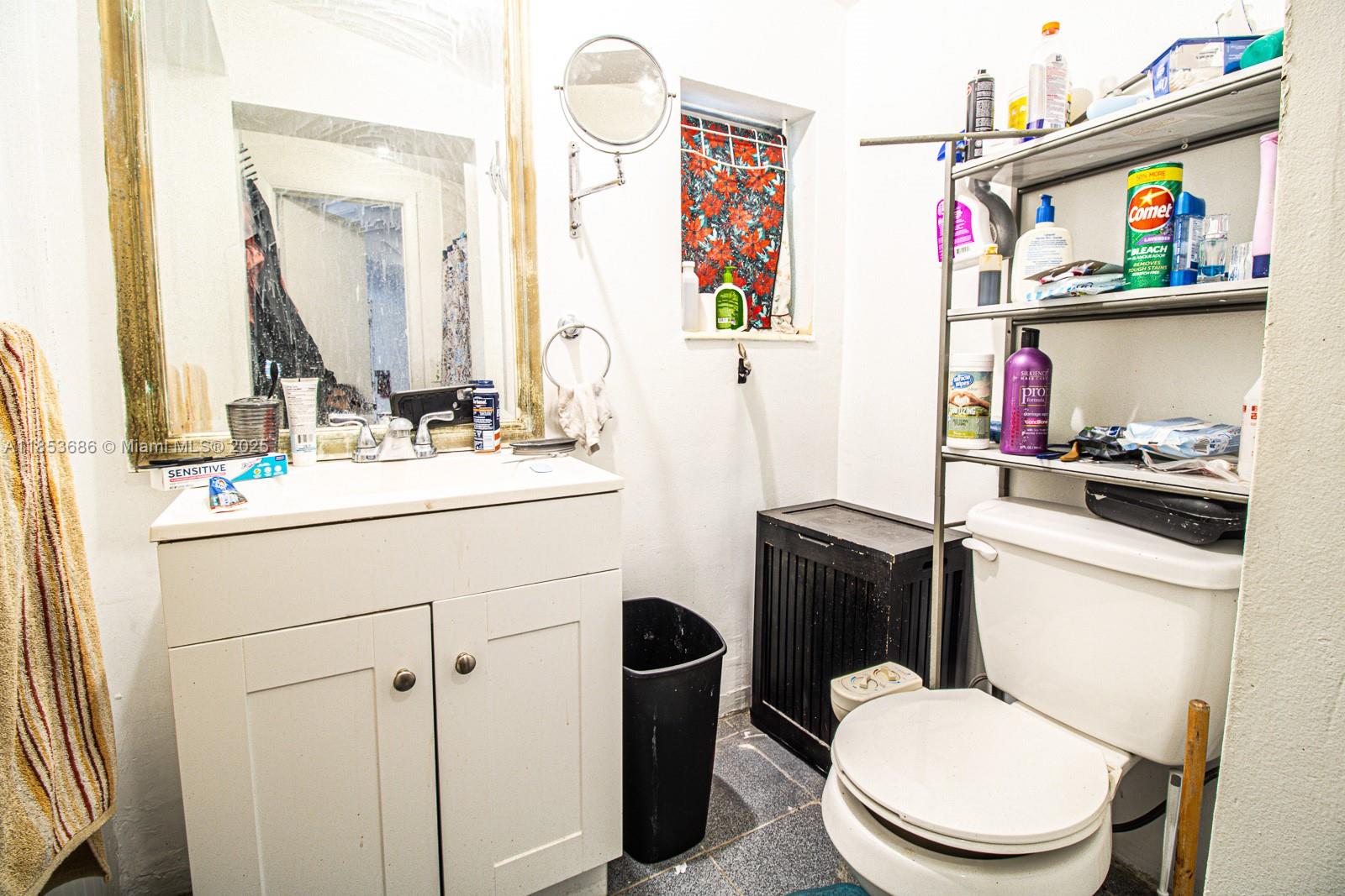 BISCAYNE SHORES UNIT 4 - Residential