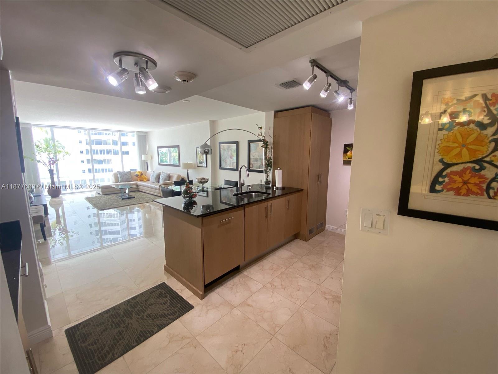 10275 Collins Ave 215