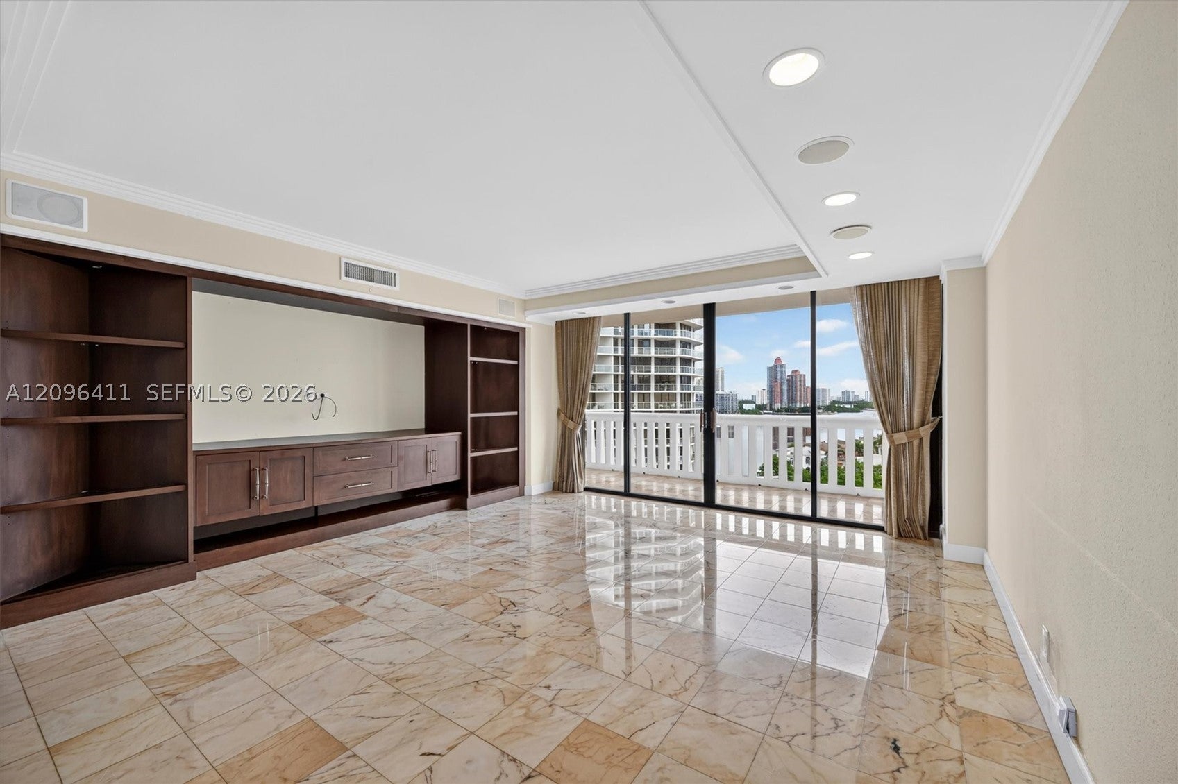 3000 Island Blvd 1103
