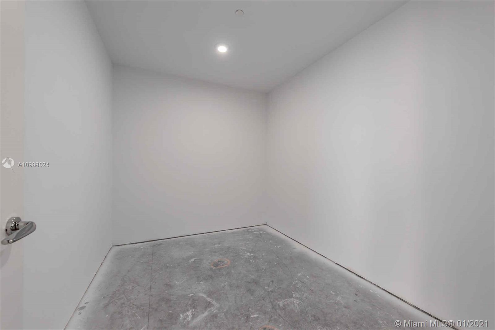 JADE SIGNATURE CONDO - Residential