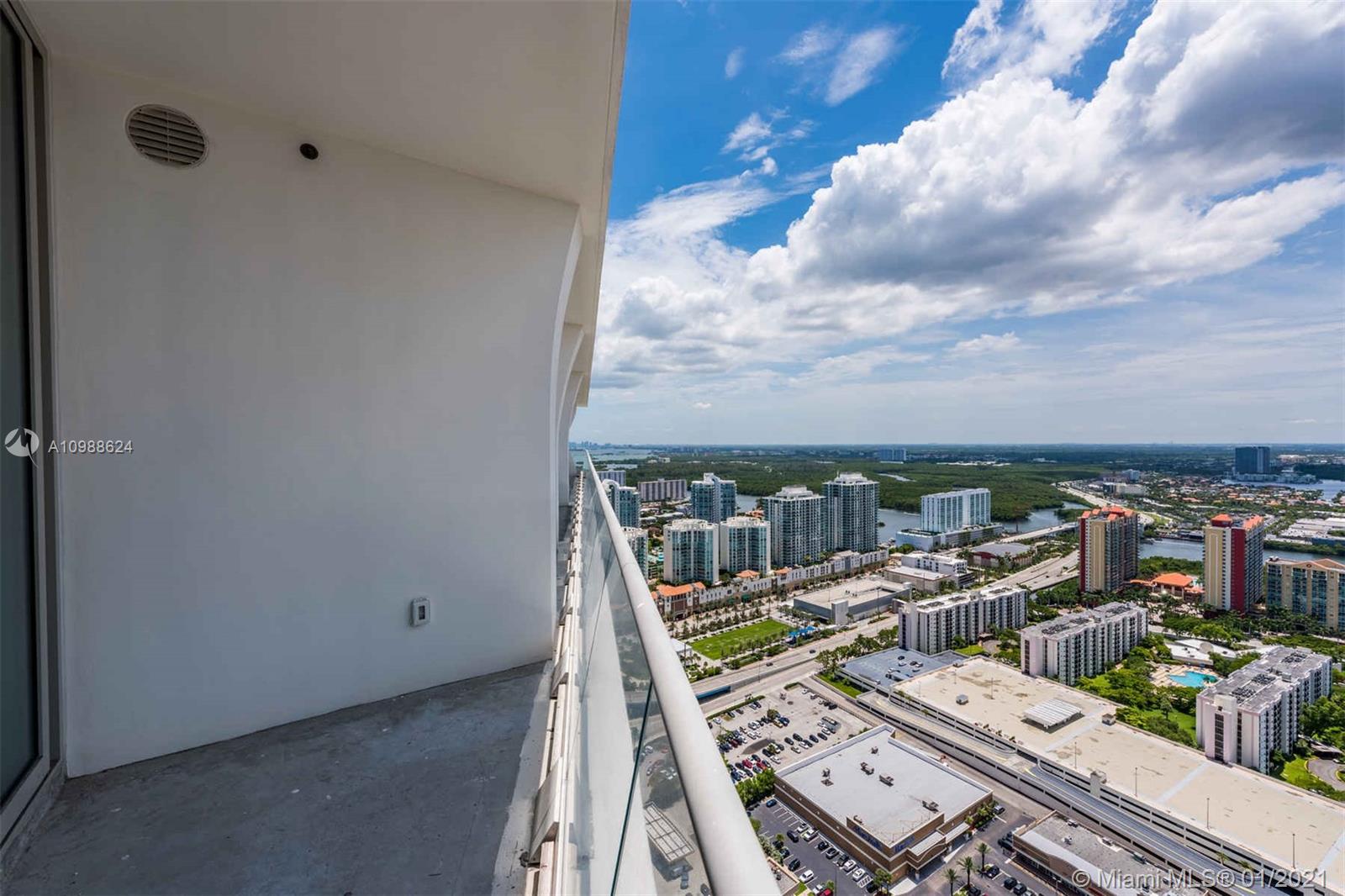 JADE SIGNATURE CONDO - Residential