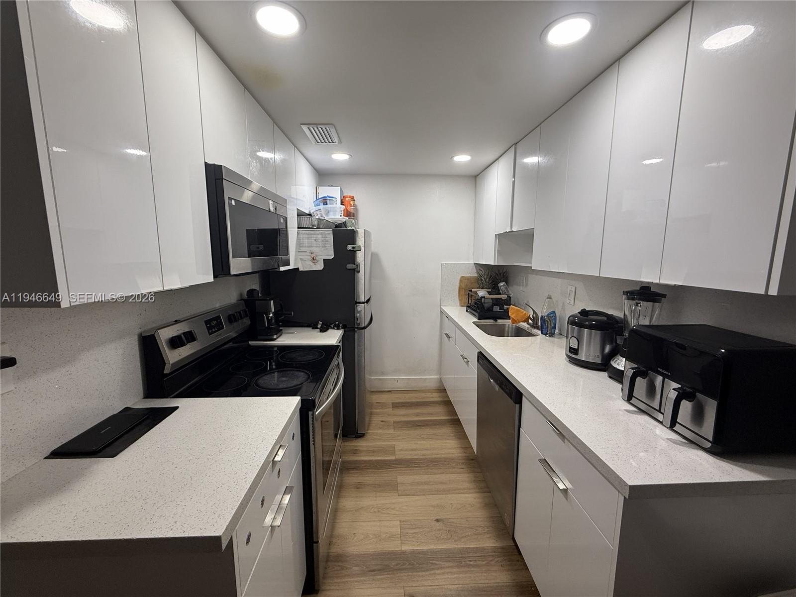 SPANISH TRACE CONDO - Residential