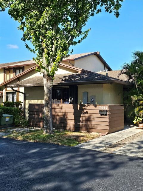 7017 SW 105th Ct 7017 Miami FL 33173