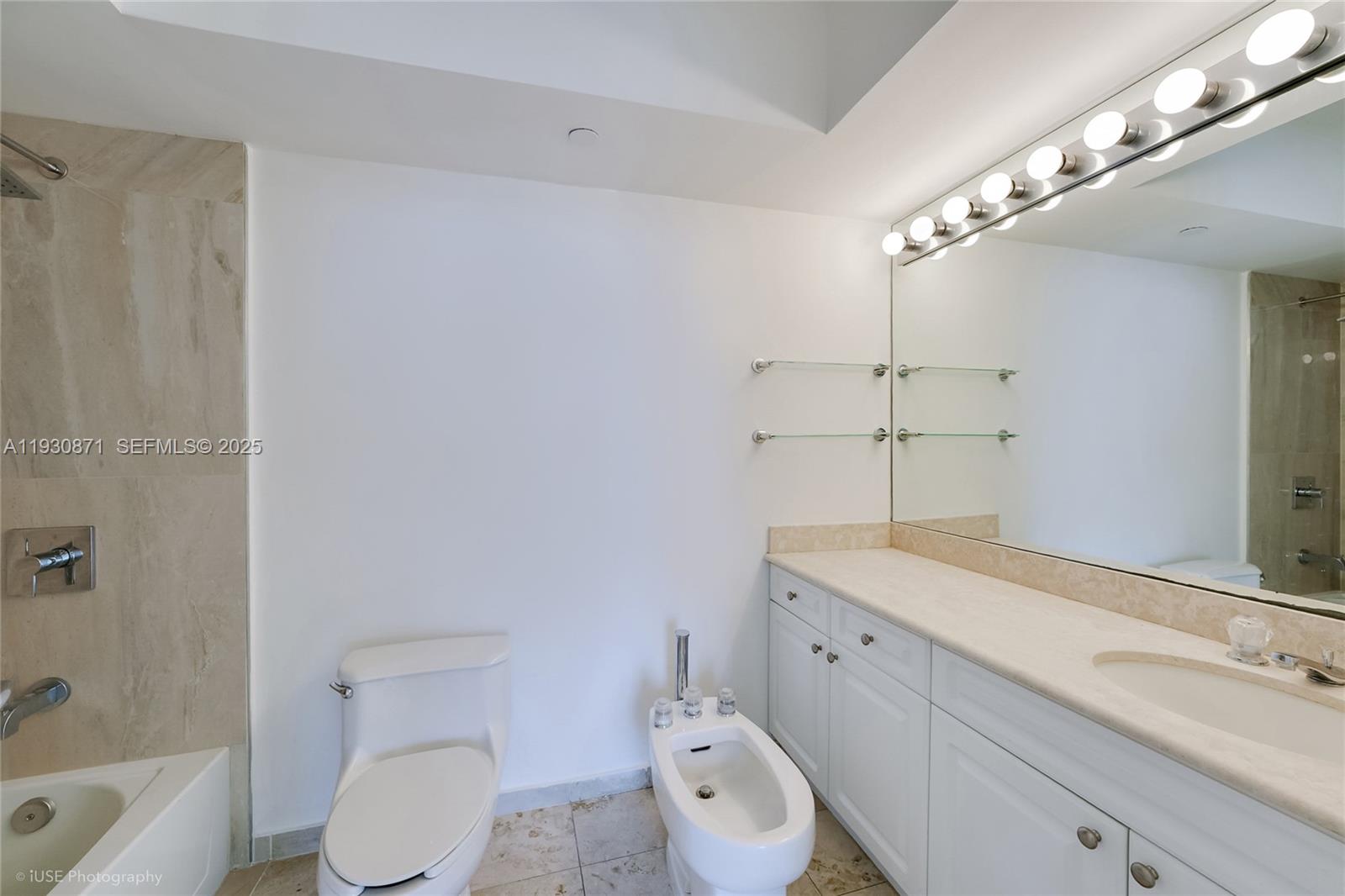 THE GRANDVIEW CONDO - Residential Lease