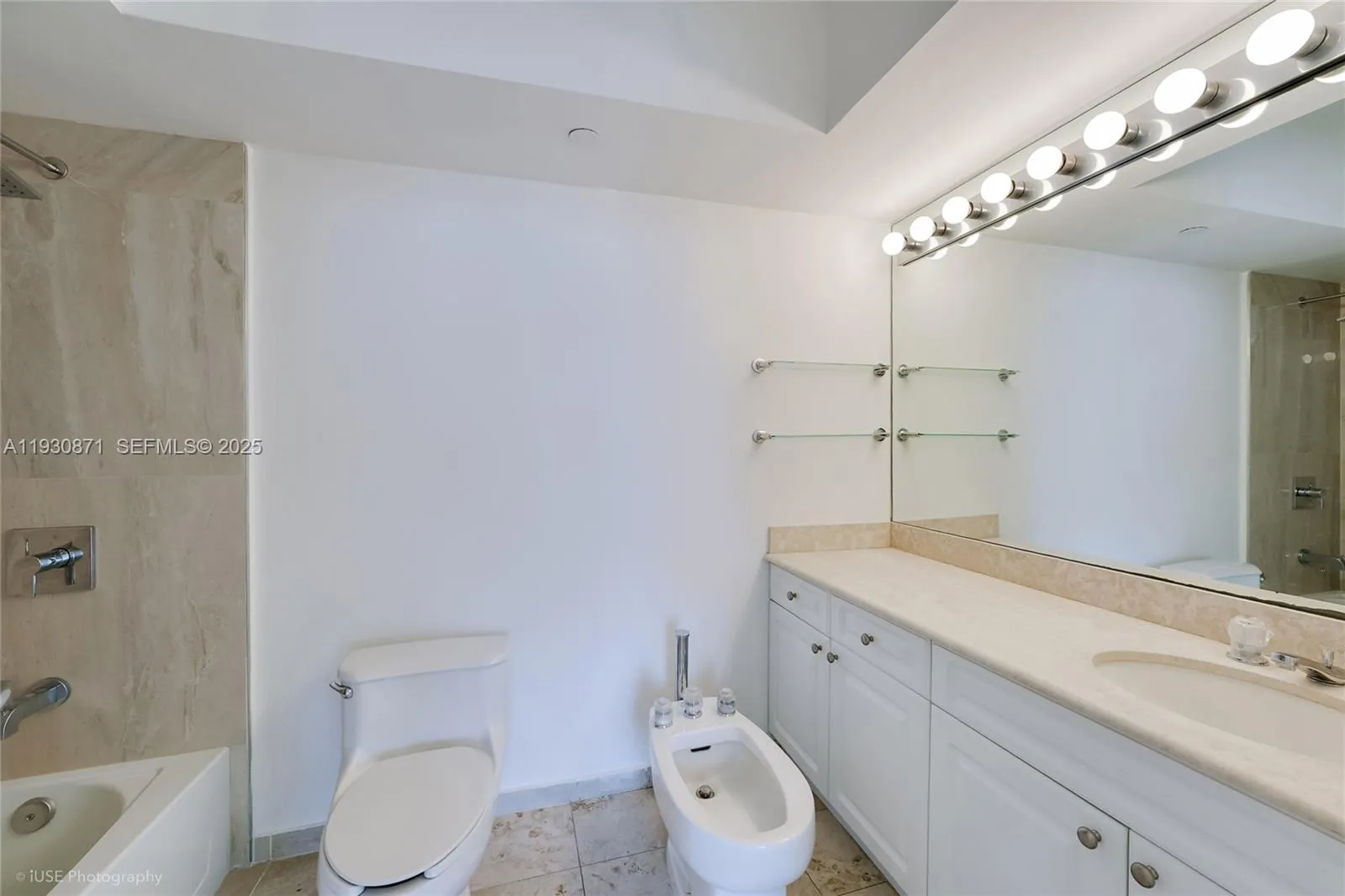 Miami Beach, Florida 33140, United States, 2 Bedrooms Bedrooms, ,2 BathroomsBathrooms,Residential,Active,255193