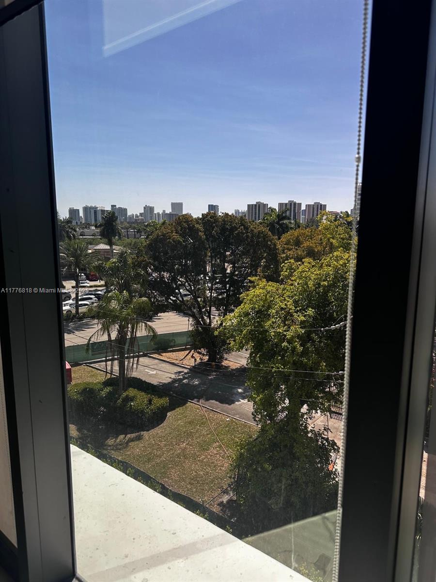 Brand new building. 501 Sq ft open concept office features porcelain floors & high ceilings.. Unit comes with one assigned parking space. This space is ideal for medical or professional use
Building located on the intersection of biscayne blvd and 213 st. close to Aventura Mall, Gulfstream Park and easy access to major roads and local amenities. Ready for immediate occupancy.