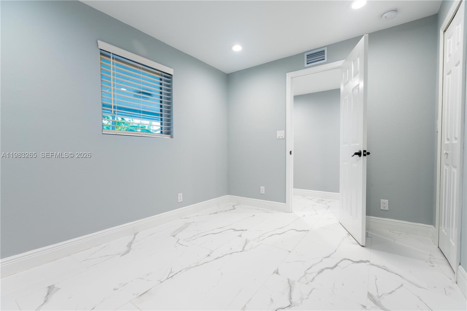 LARGO GARDENS - Residential Lease