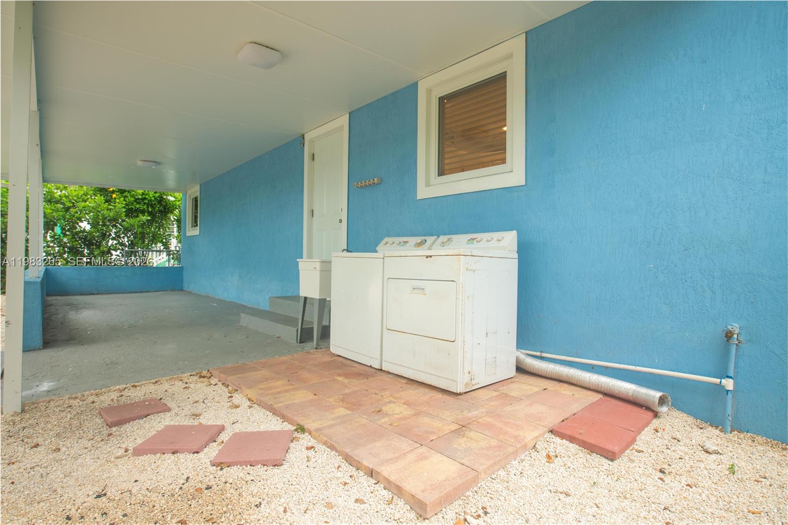 LARGO GARDENS - Residential Lease