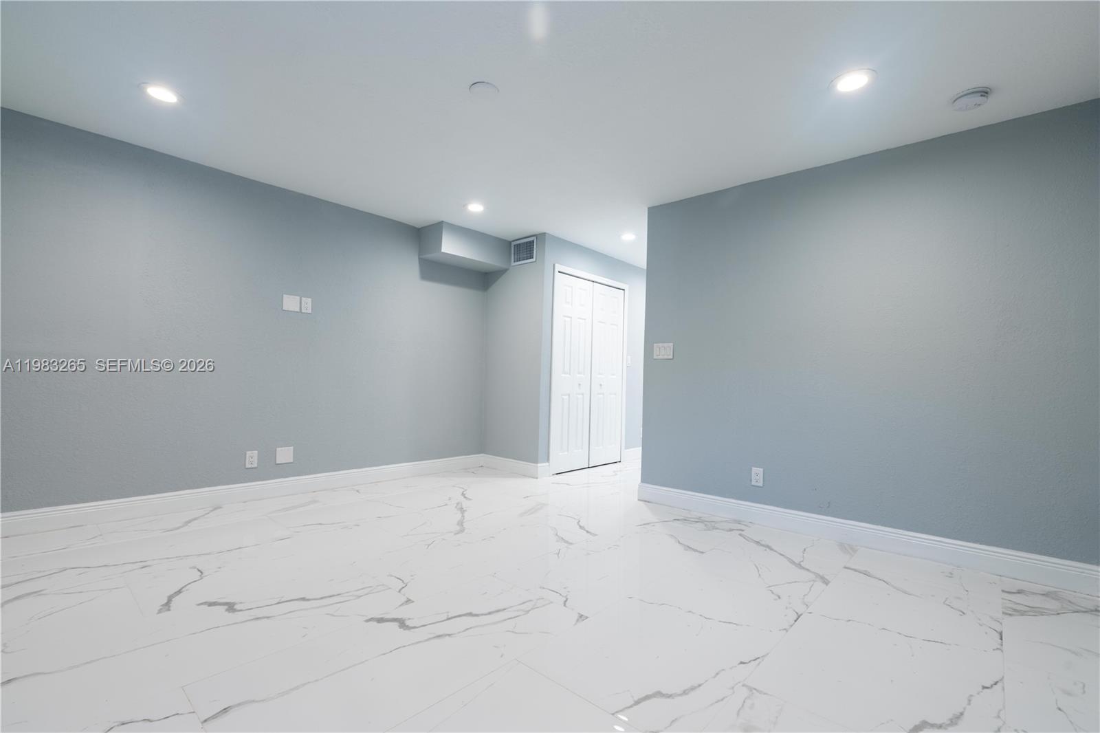 LARGO GARDENS - Residential Lease