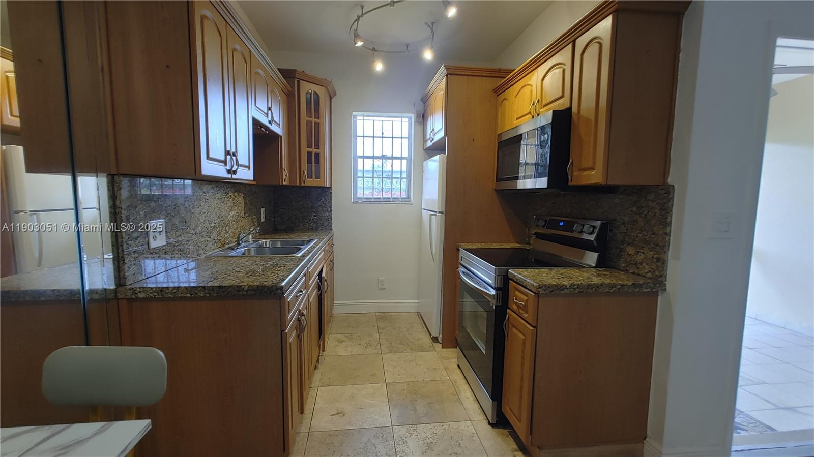 STRAND PLAZA CONDO - Residential Lease