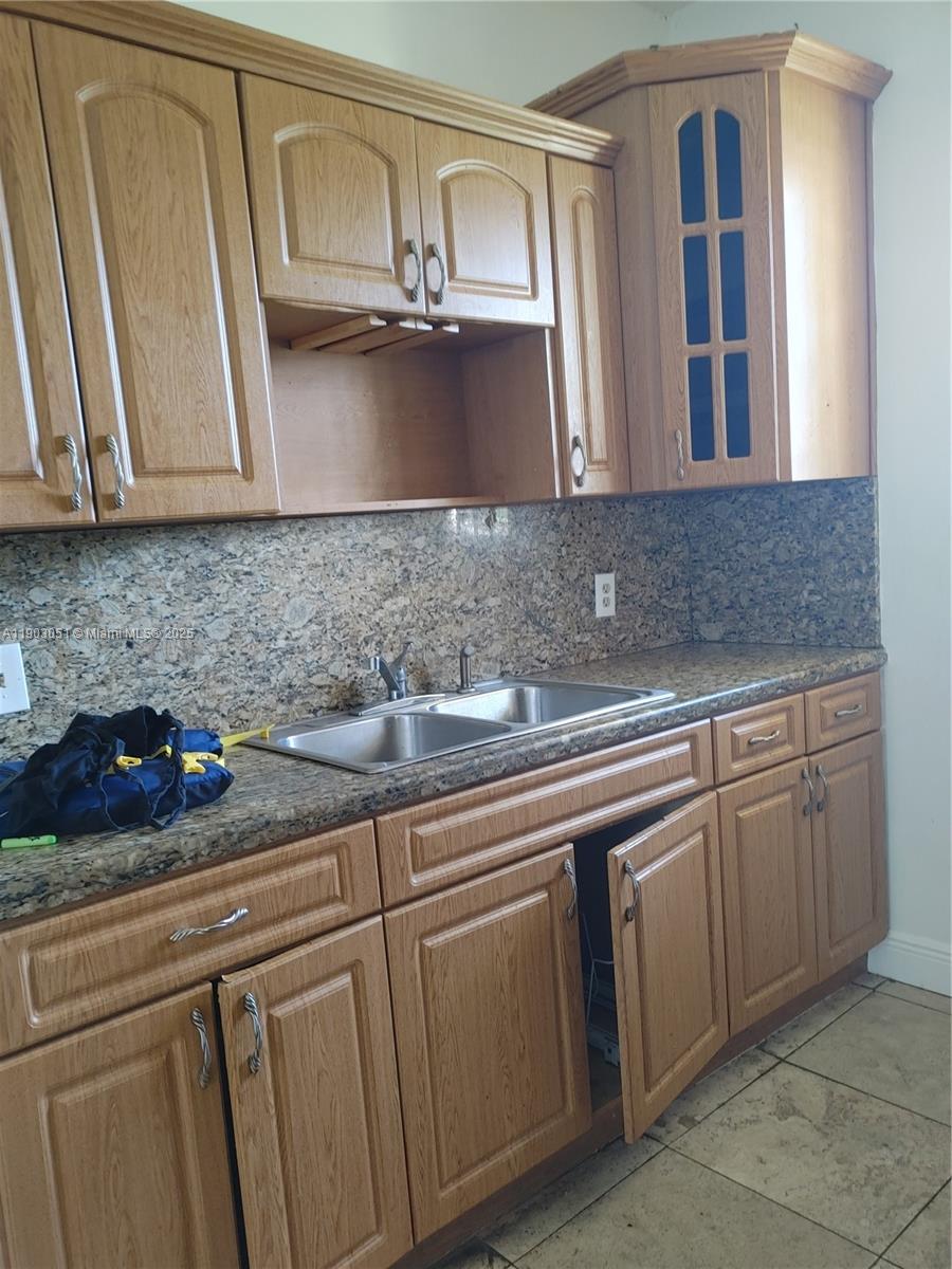 STRAND PLAZA CONDO - Residential Lease