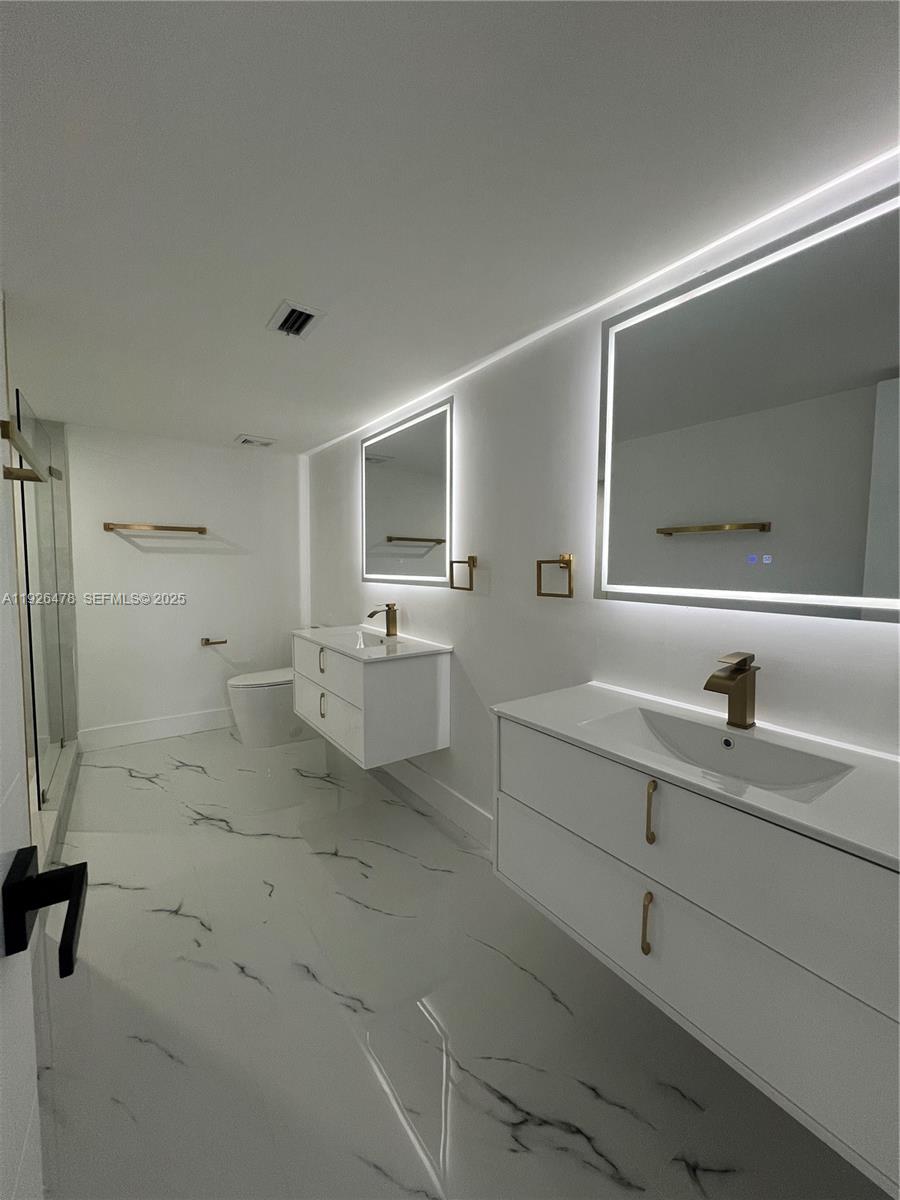 TOWNHOUSES OF THE CALIF C - Residential