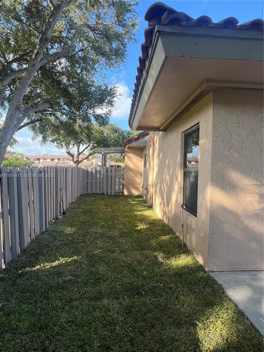 TOWNHOUSES OF THE CALIF C - Residential