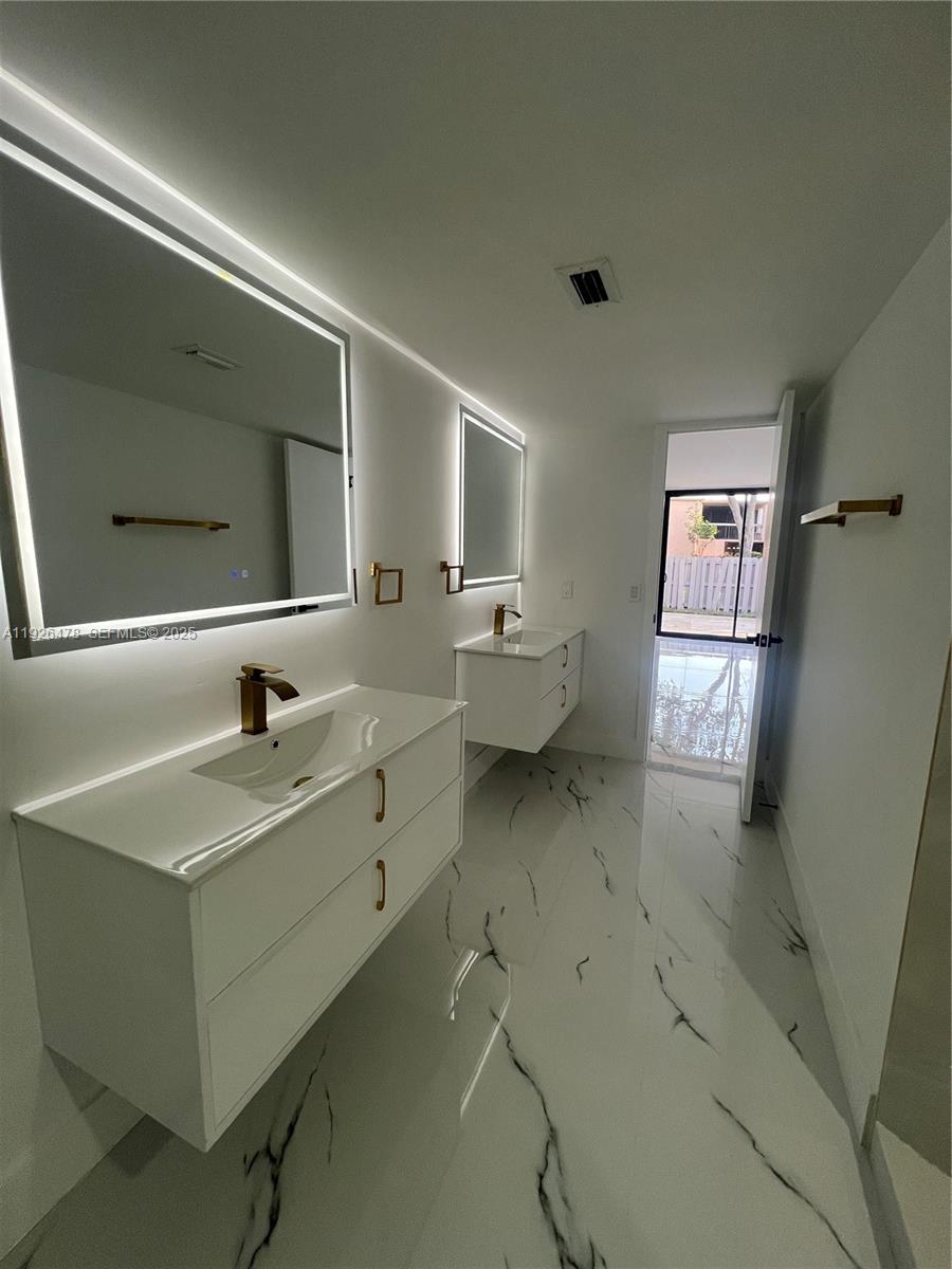 TOWNHOUSES OF THE CALIF C - Residential