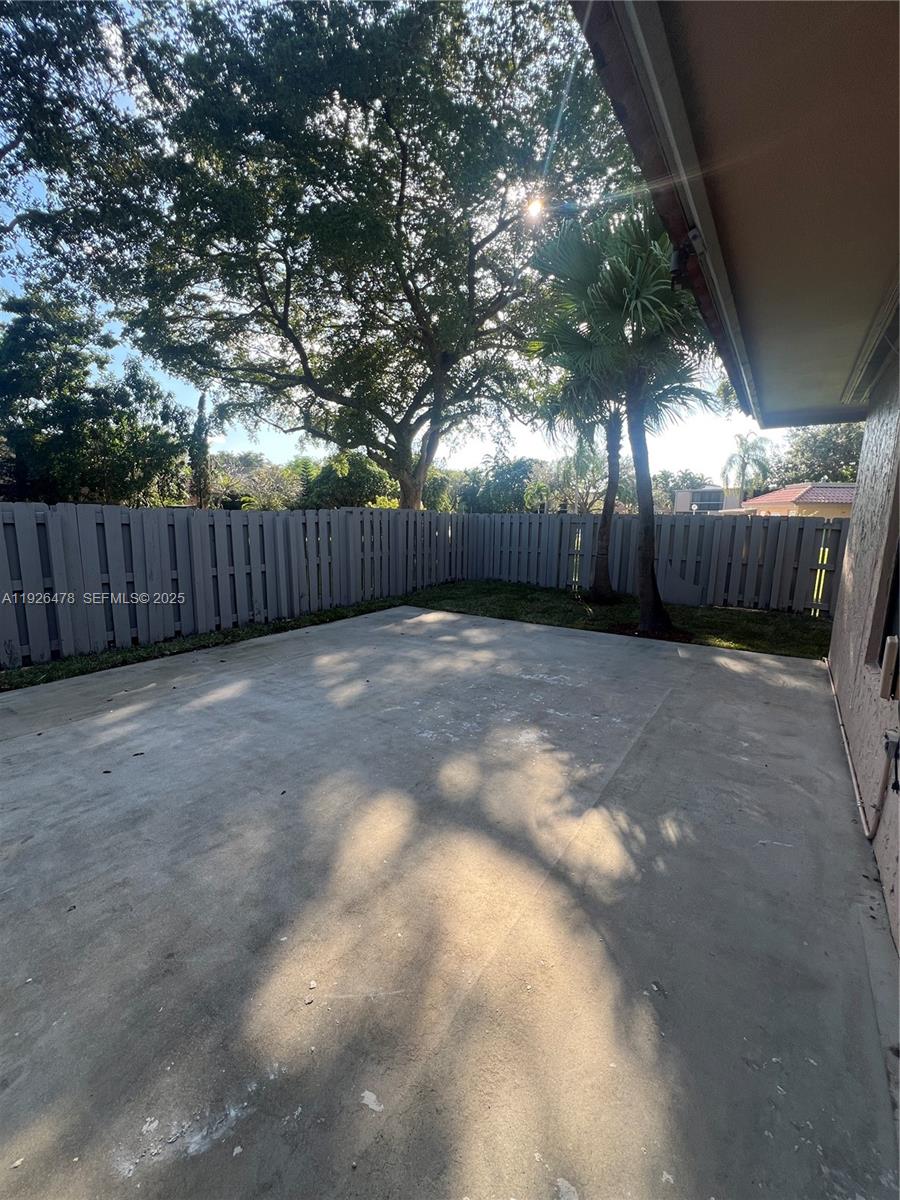 TOWNHOUSES OF THE CALIF C - Residential