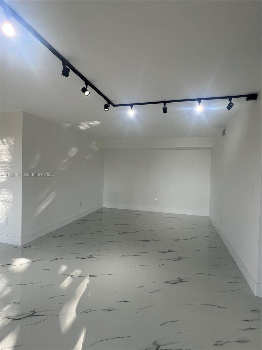 TOWNHOUSES OF THE CALIF C - Residential