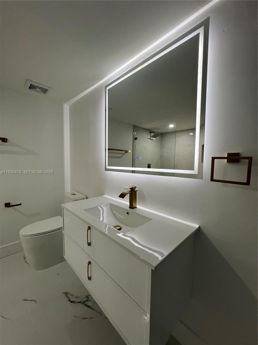 TOWNHOUSES OF THE CALIF C - Residential