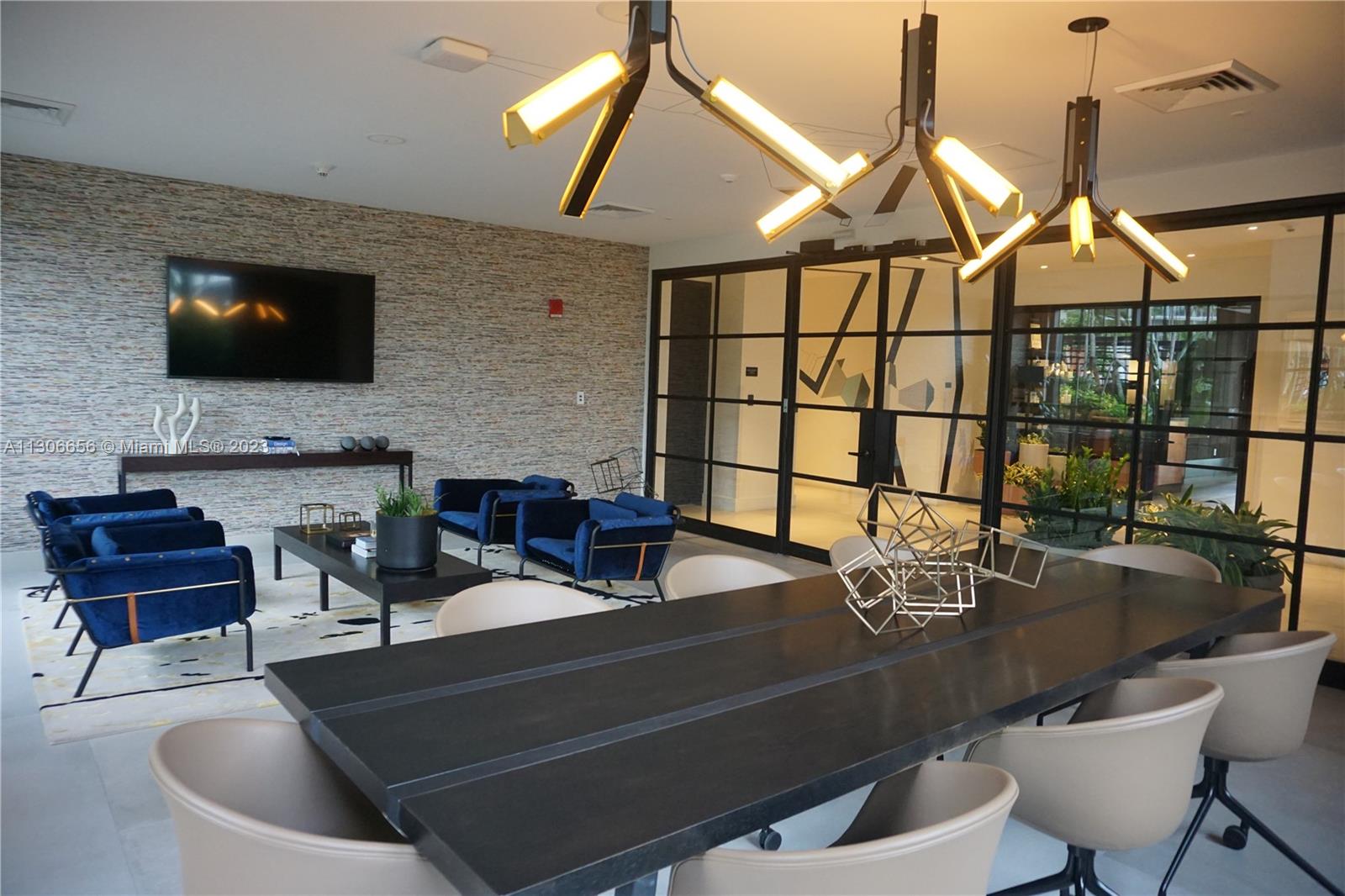 HYDE MIDTOWN - Residential Lease