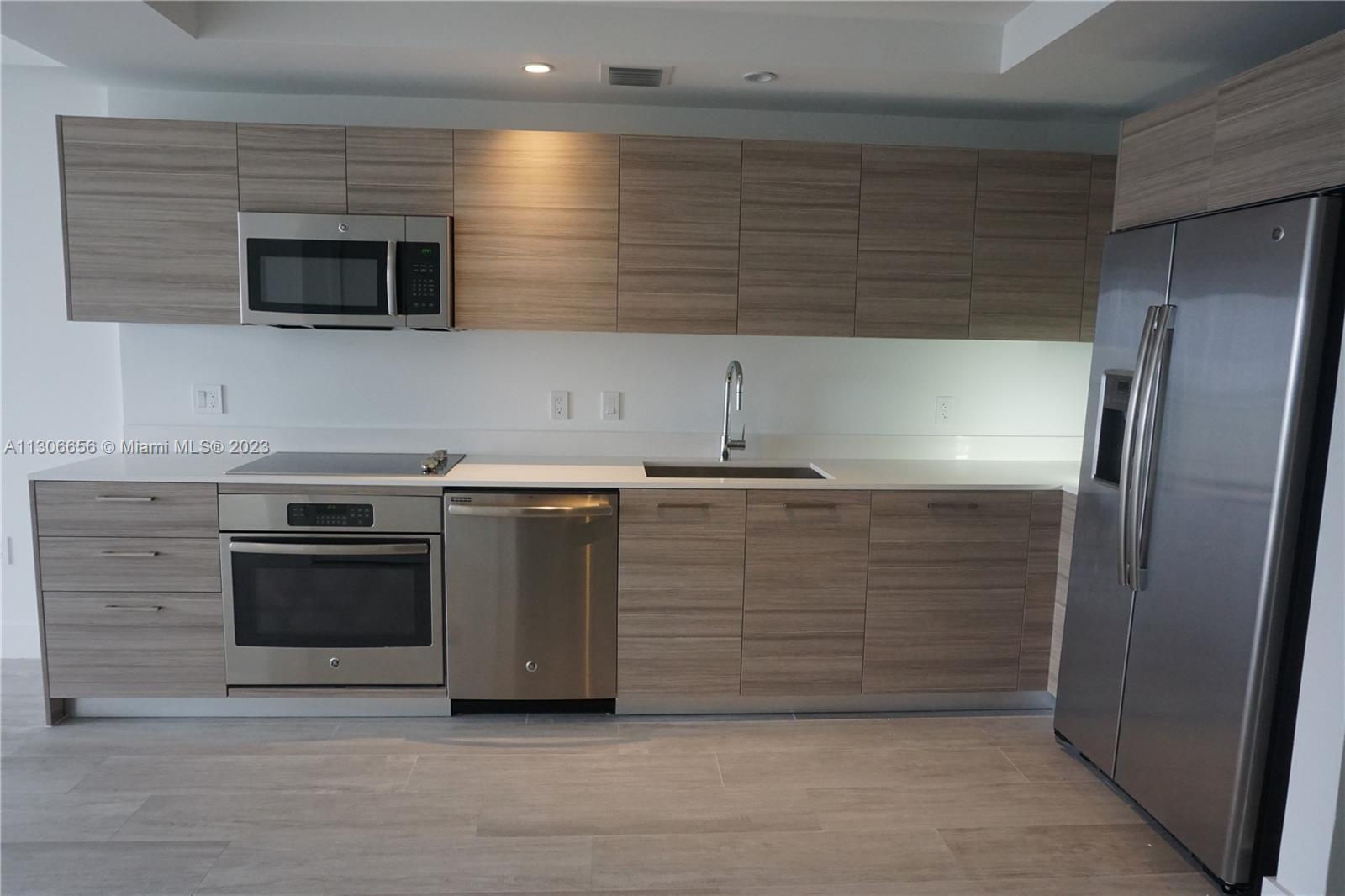 HYDE MIDTOWN - Residential Lease