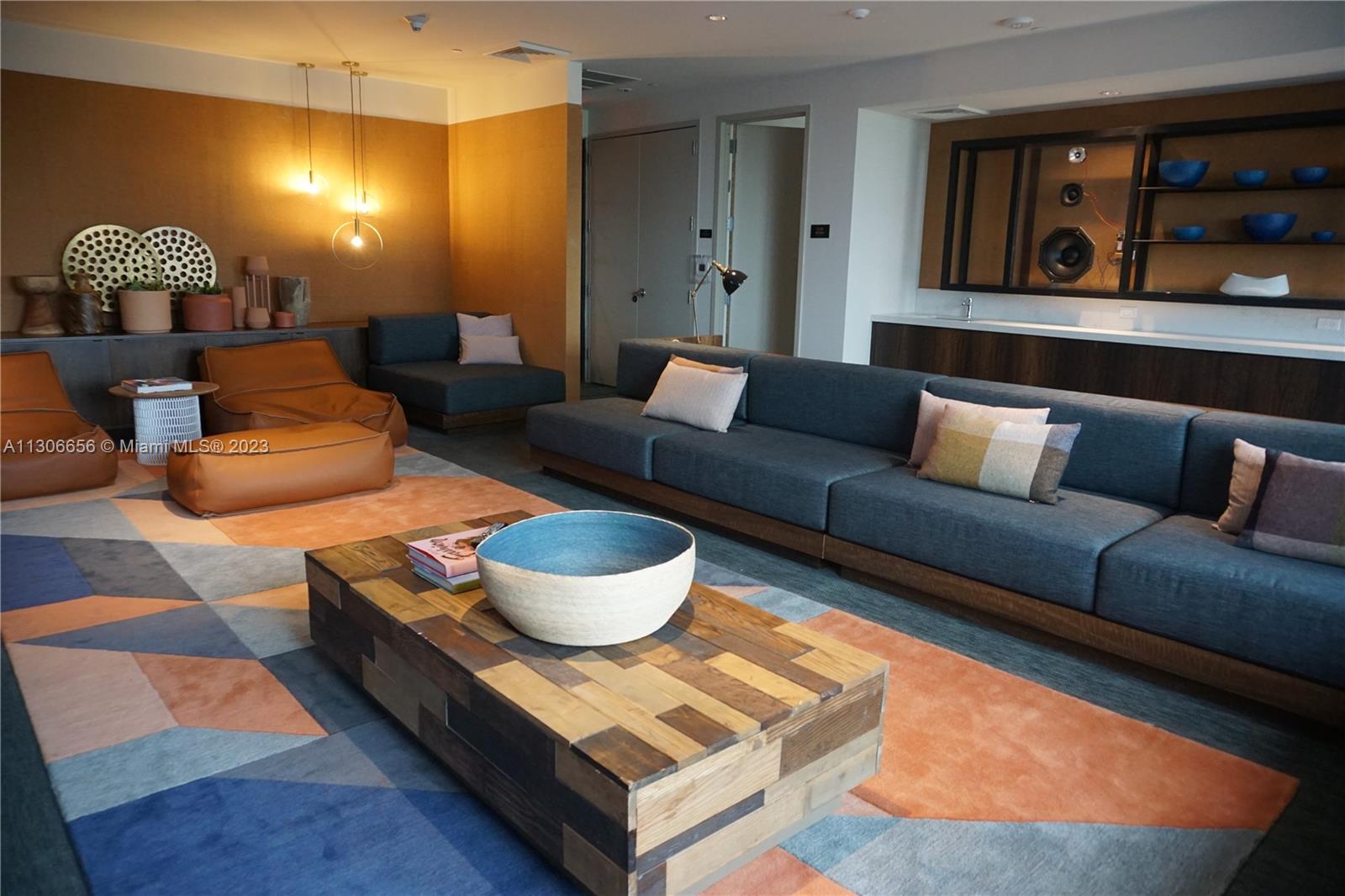HYDE MIDTOWN - Residential Lease