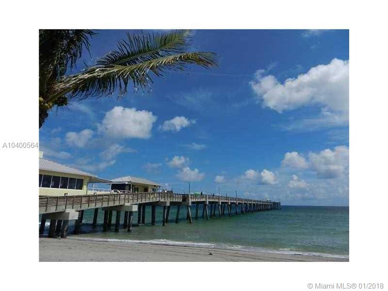 HOLLYWOOD LITTLE RANCHES - Residential