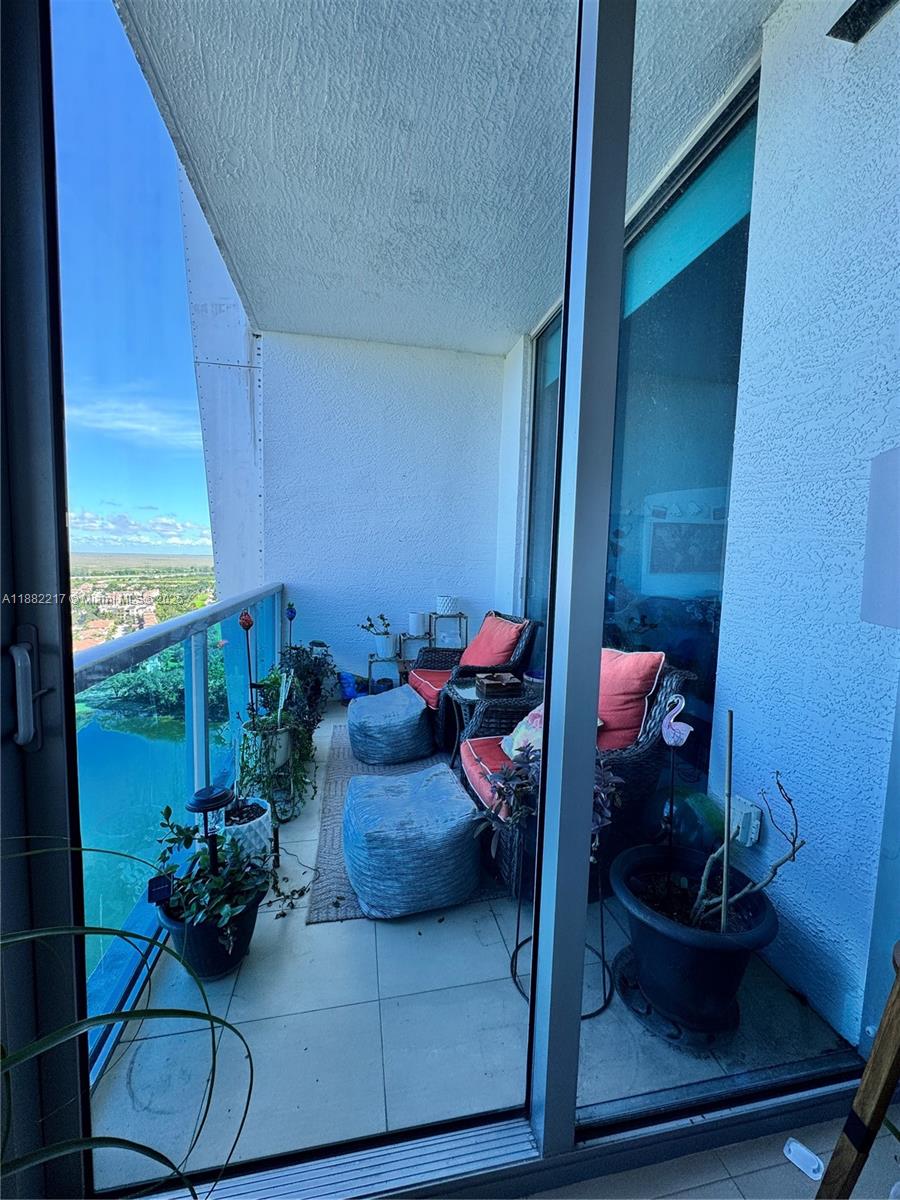 TAO SAWGRASS CONDOMINIUM - Residential