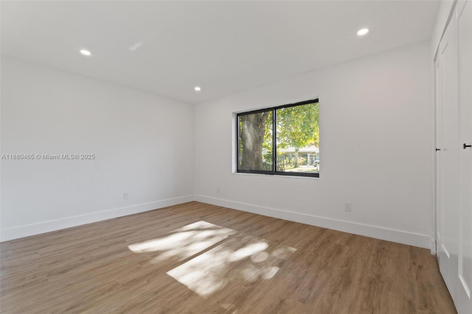 1516 SW 30th Ter
