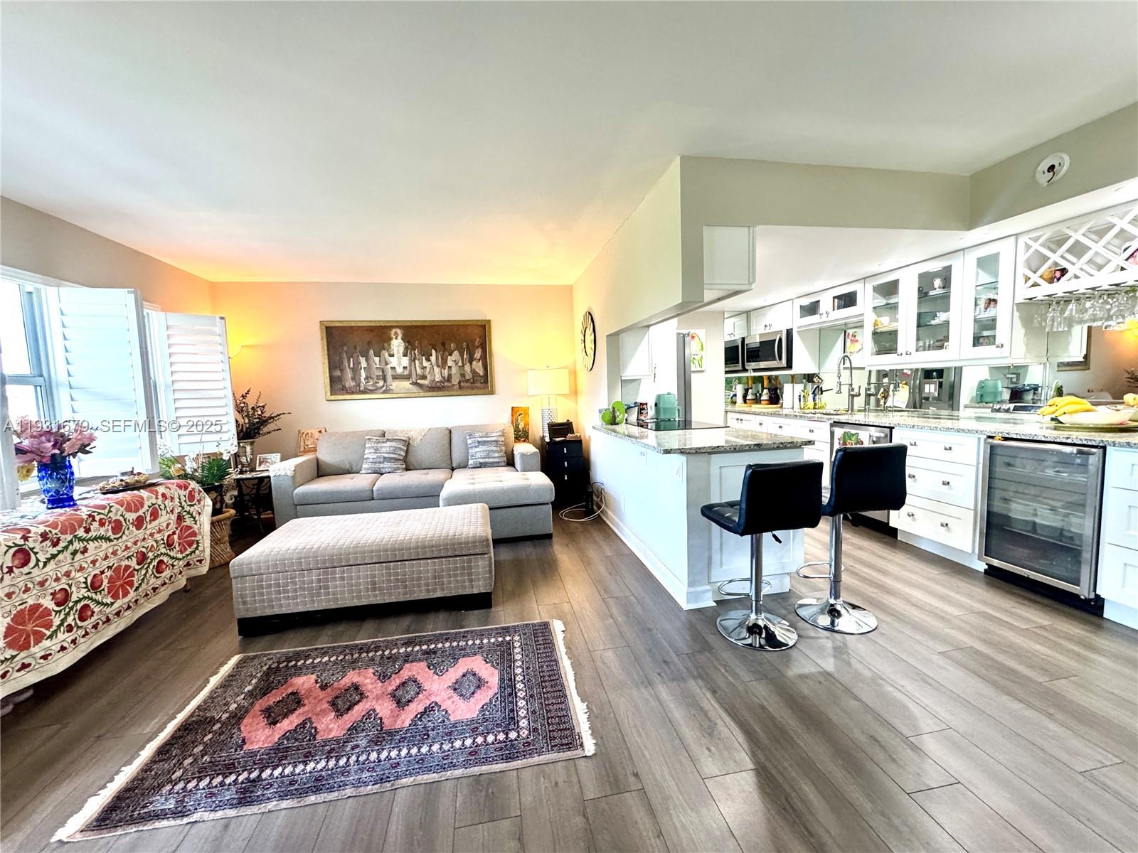 3205 Portofino Pt J4