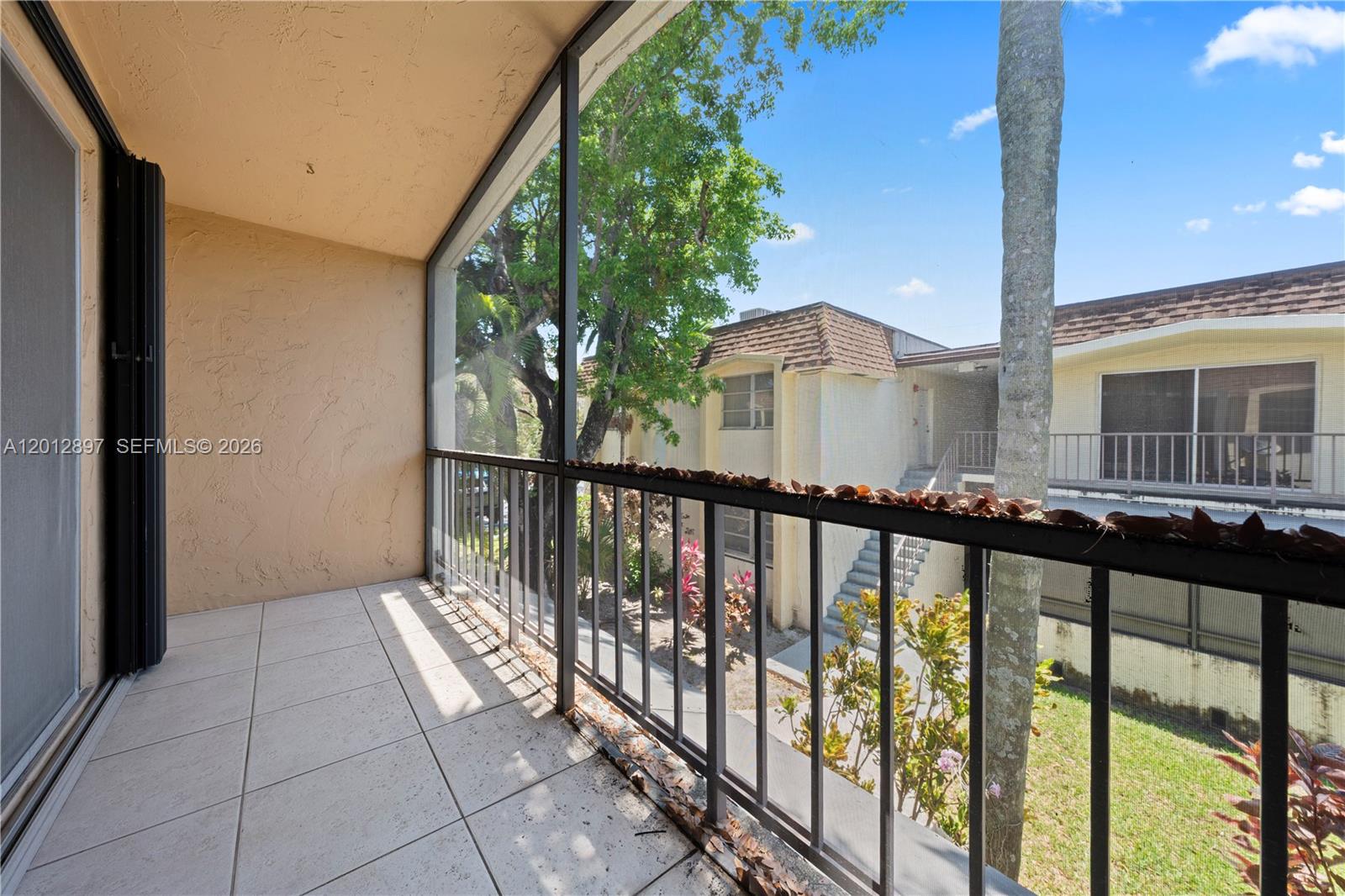LAKEWOOD VILLAS CONDO - Residential