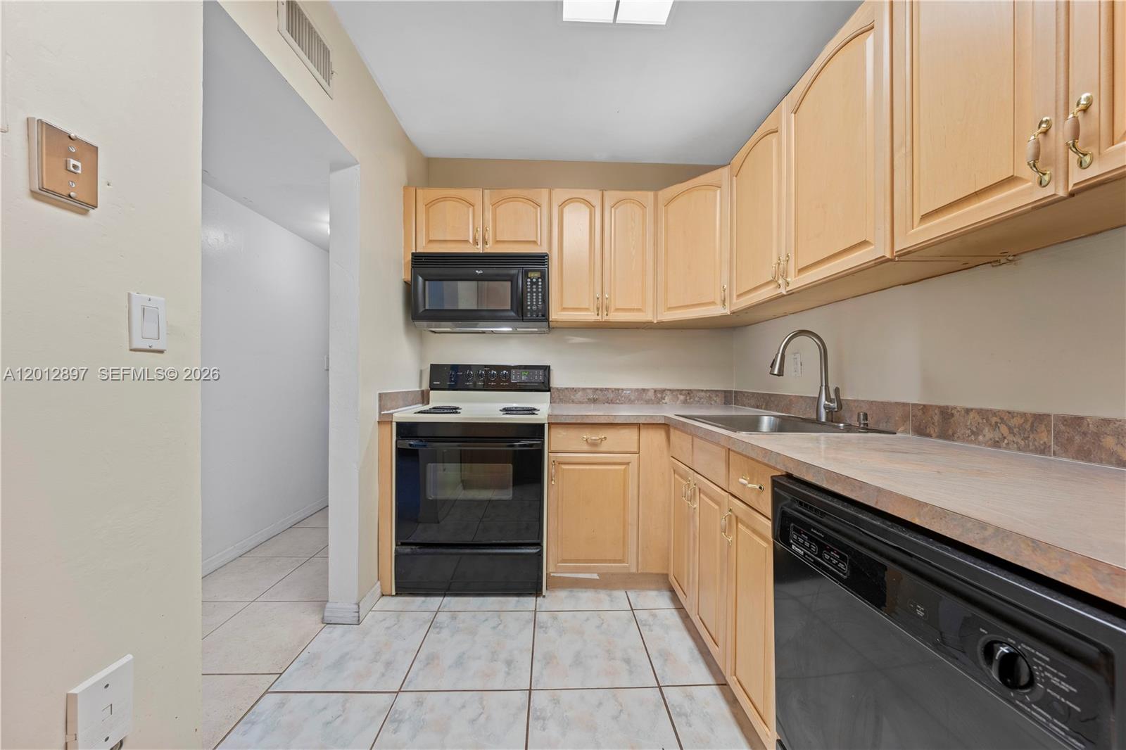 LAKEWOOD VILLAS CONDO - Residential