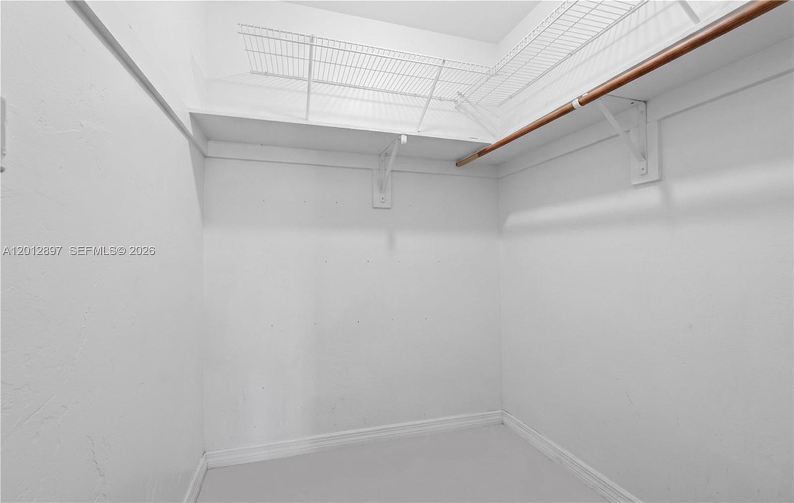 LAKEWOOD VILLAS CONDO - Residential