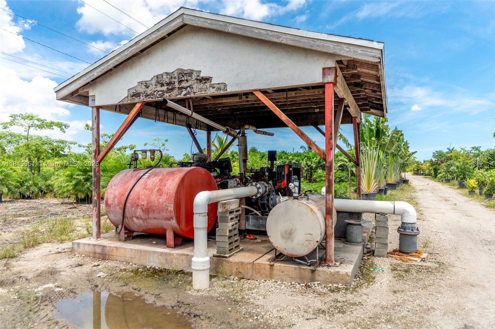 KROME AVE 27.61 ACRE LAND - Land