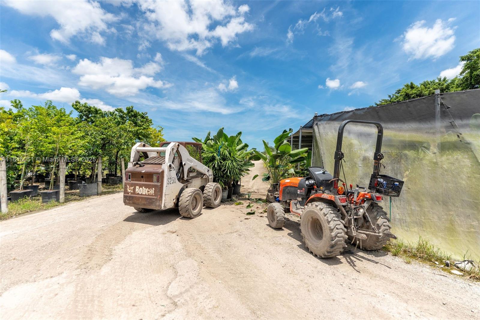 KROME AVE 27.61 ACRE LAND - Land