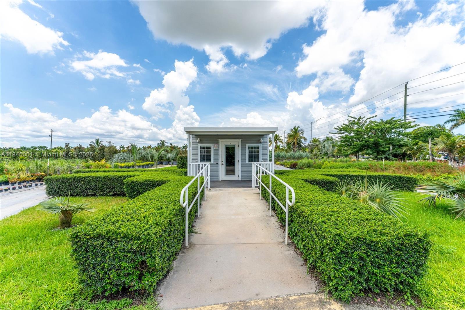 KROME AVE 27.61 ACRE LAND - Land