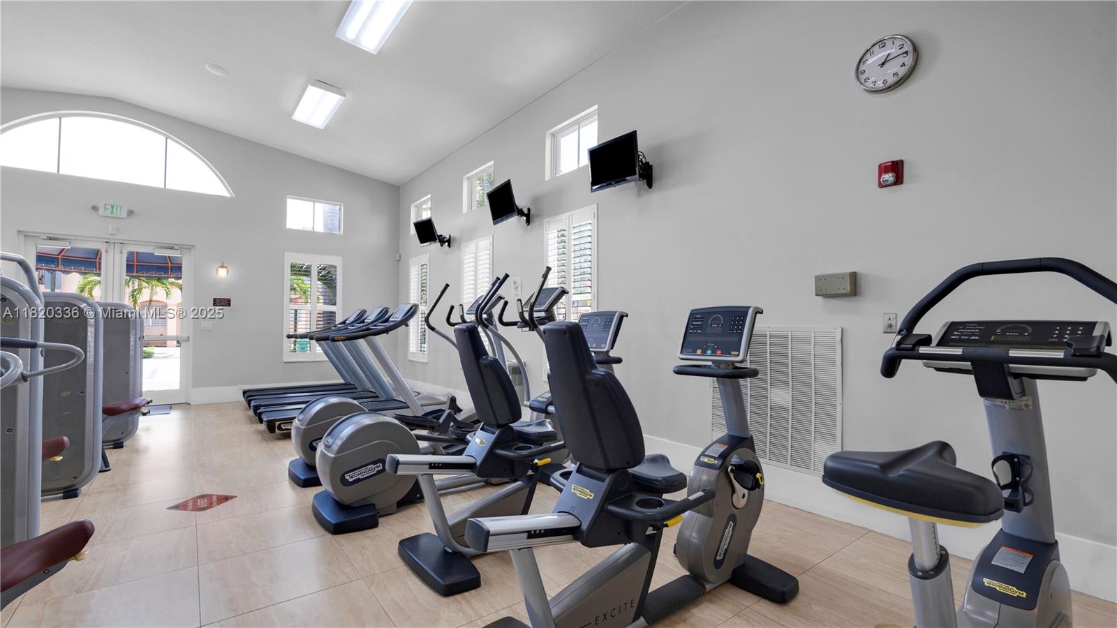 COURTS AT TUSCANY - Residential