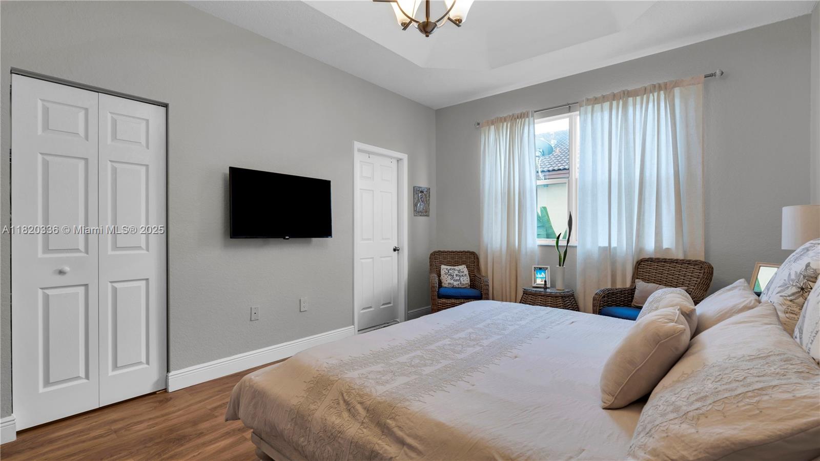 COURTS AT TUSCANY - Residential