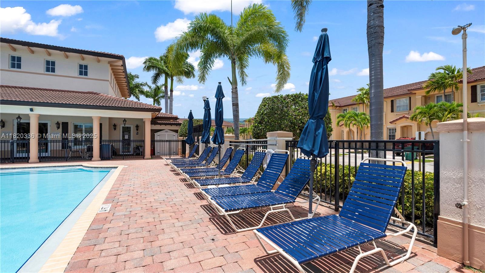 COURTS AT TUSCANY - Residential