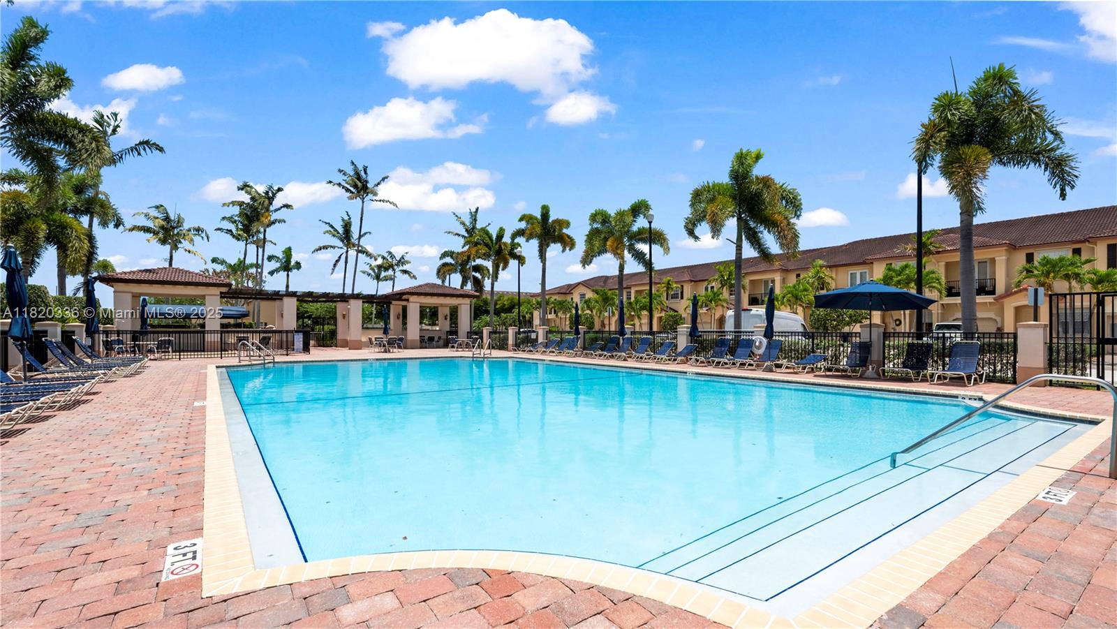 COURTS AT TUSCANY - Residential