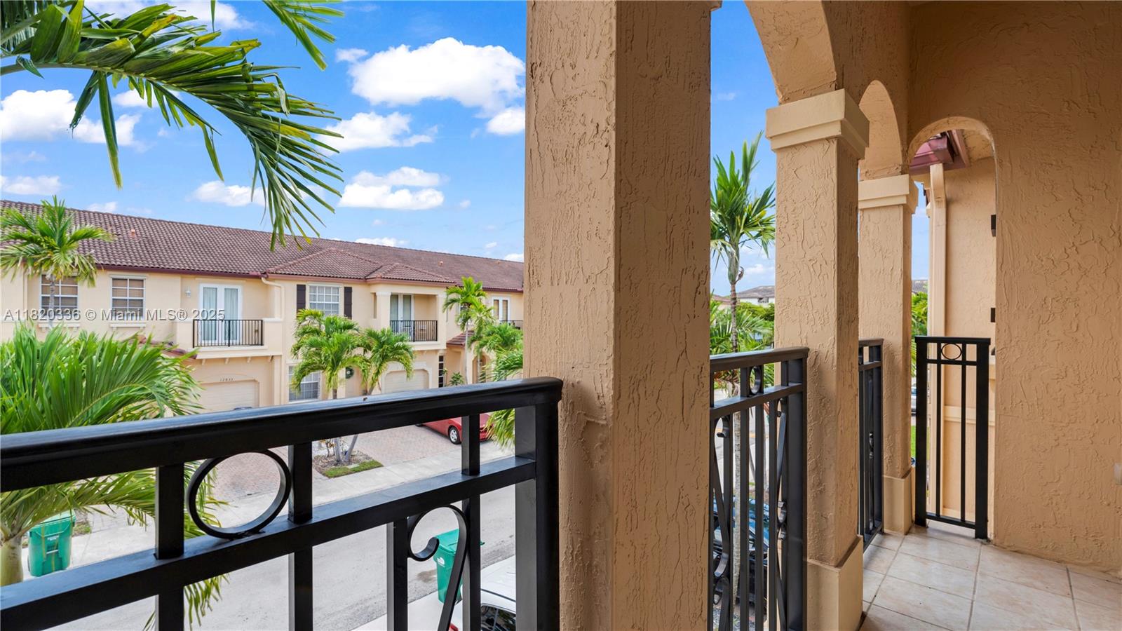 COURTS AT TUSCANY - Residential