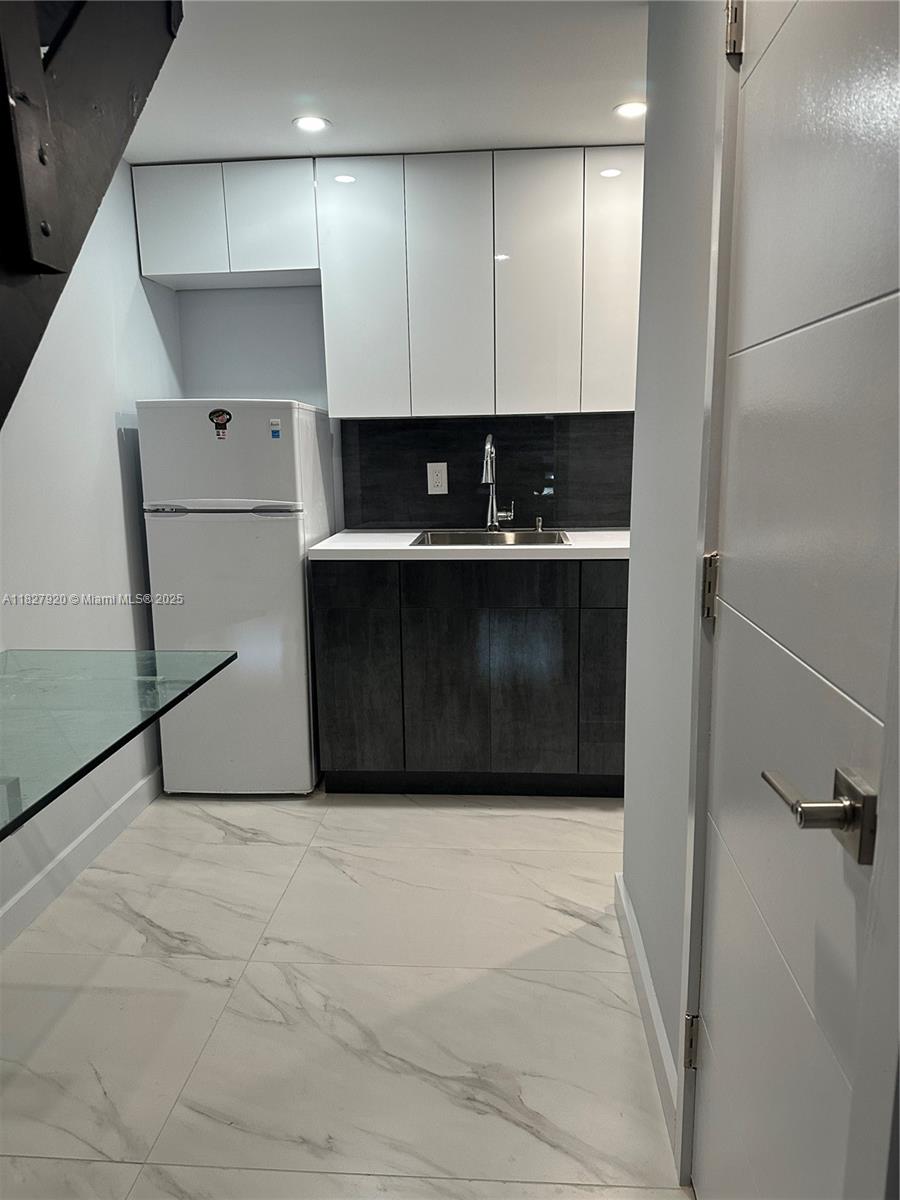 Welcome to our spacious 1-bedroom, 1-bathroom unit. With all utilities included and one month deposit required, this centrally located unit offers convenience and affordability. The large living space provides plenty of room to relax. Don't miss out on this opportunity to call this your home. Contact me today.
