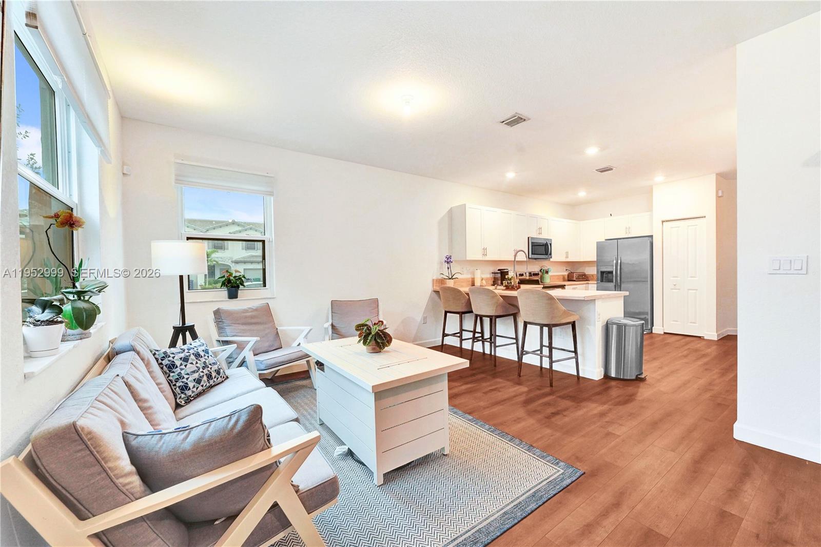 PINE ISLE - Residential