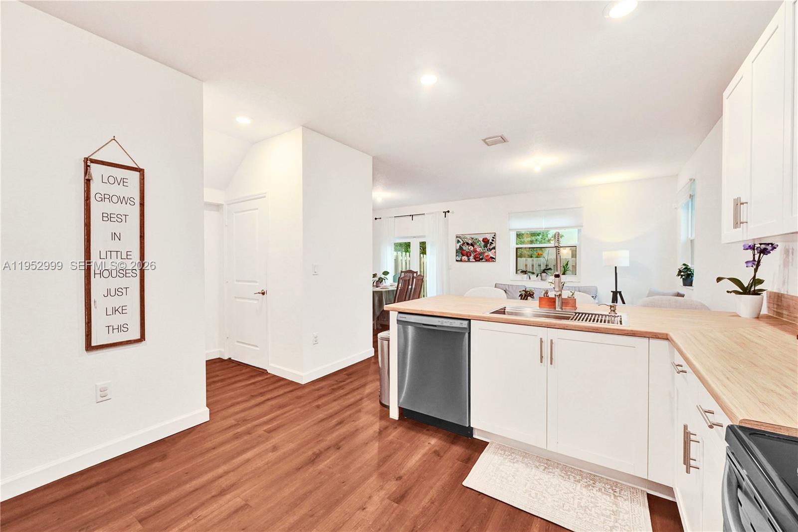 PINE ISLE - Residential