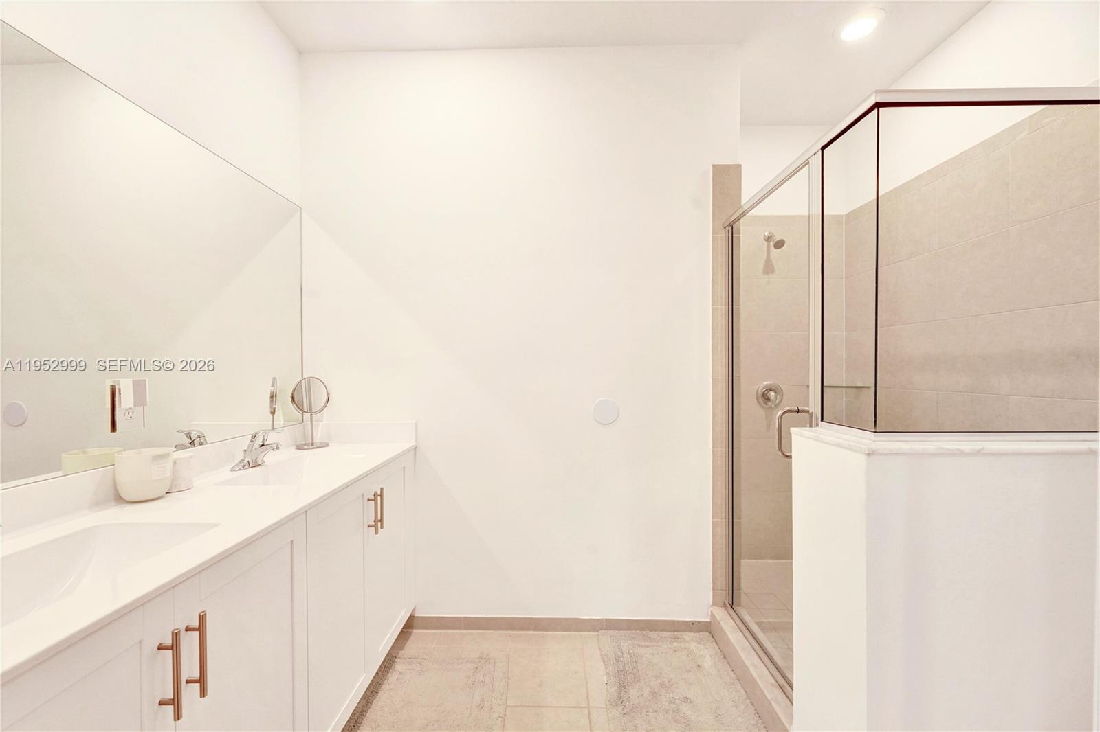 PINE ISLE - Residential