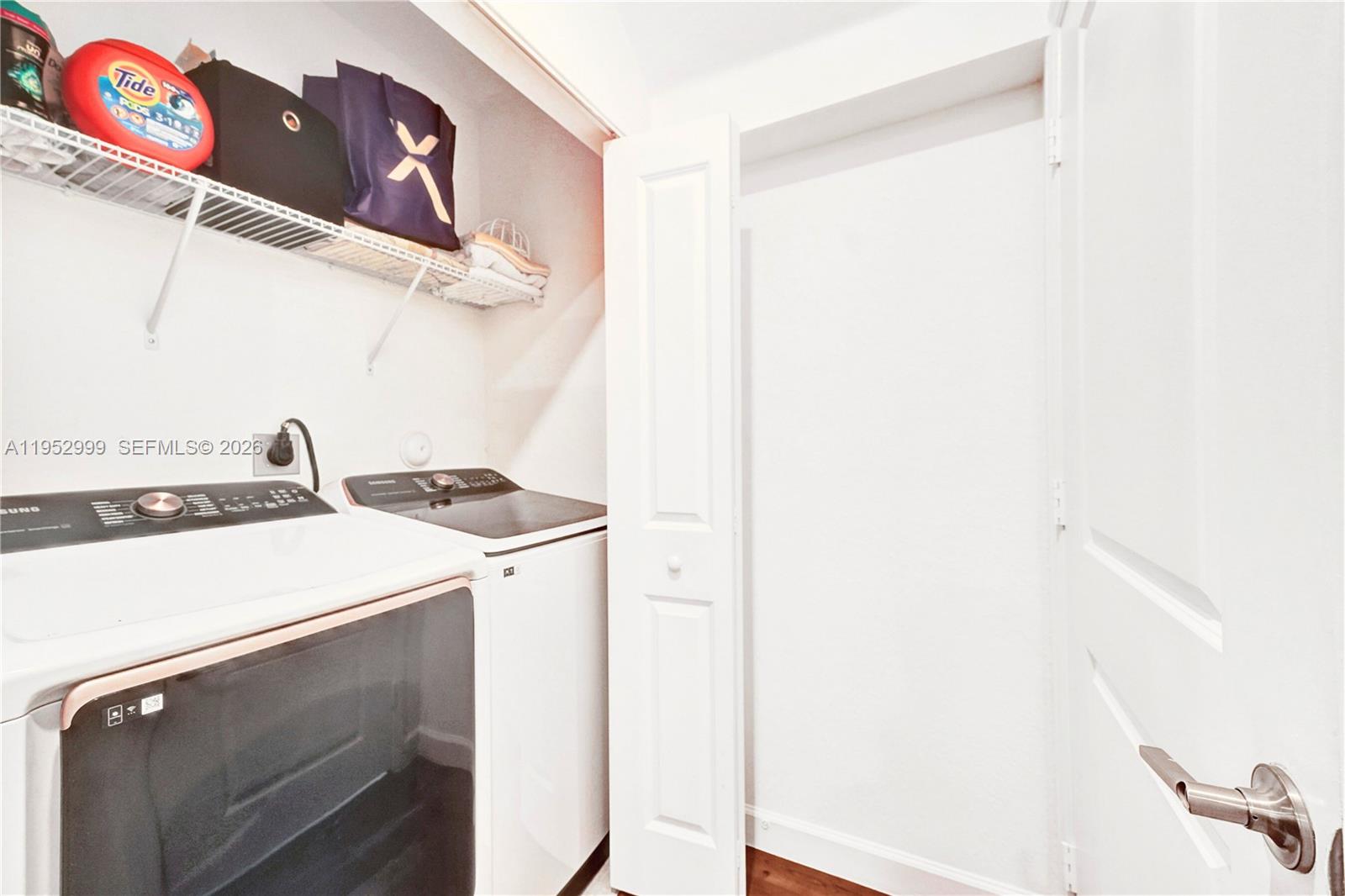 PINE ISLE - Residential