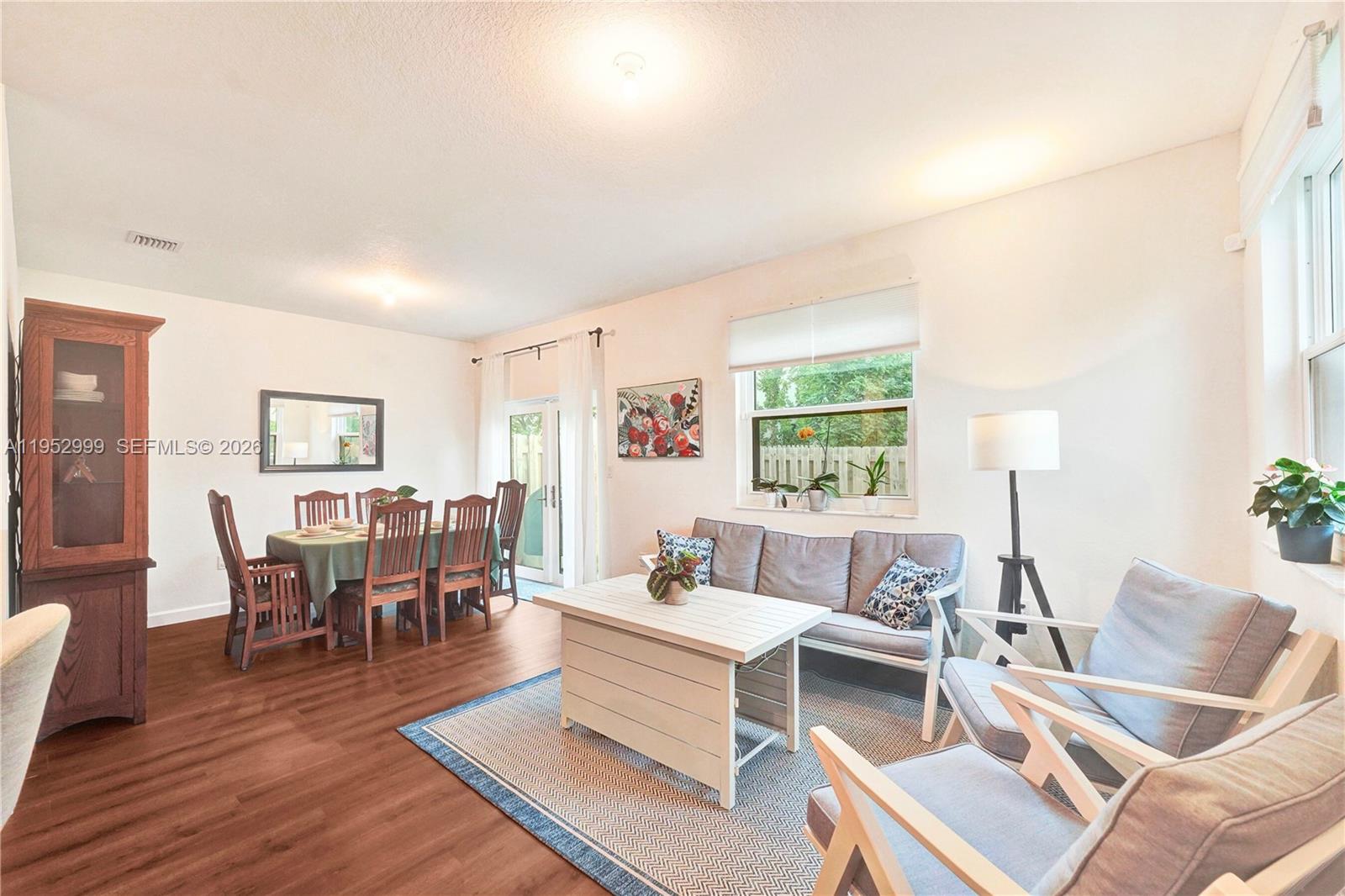 PINE ISLE - Residential