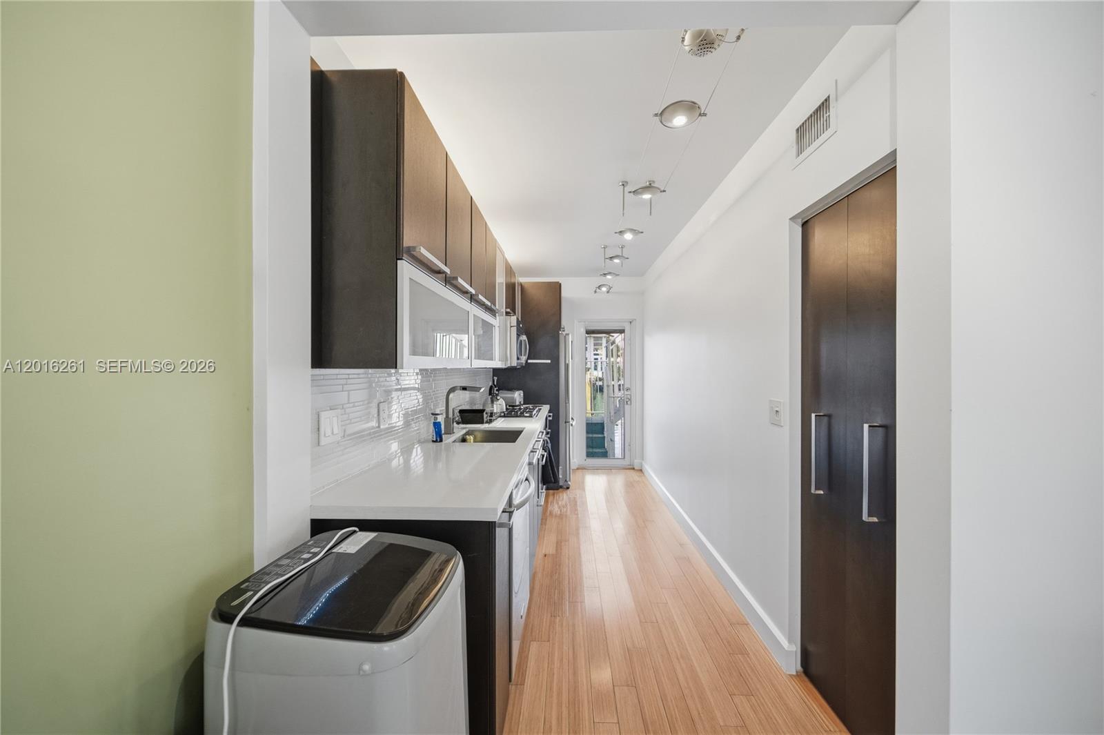 7207 Bay Dr 21