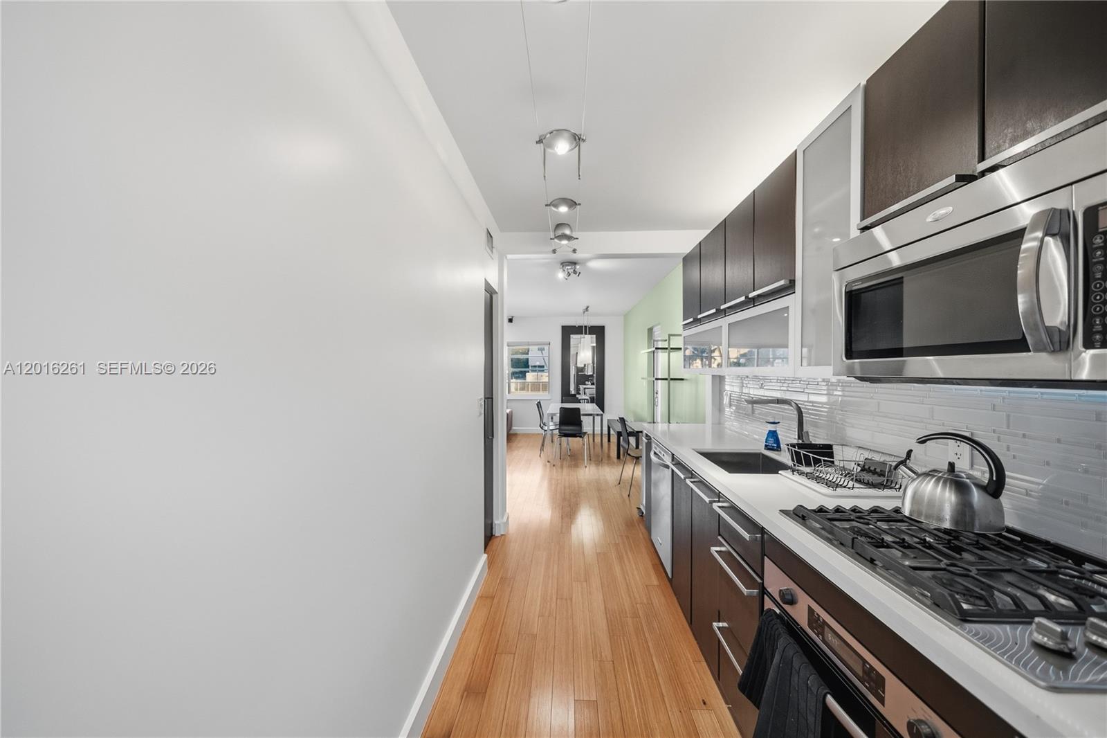 7207 Bay Dr 21