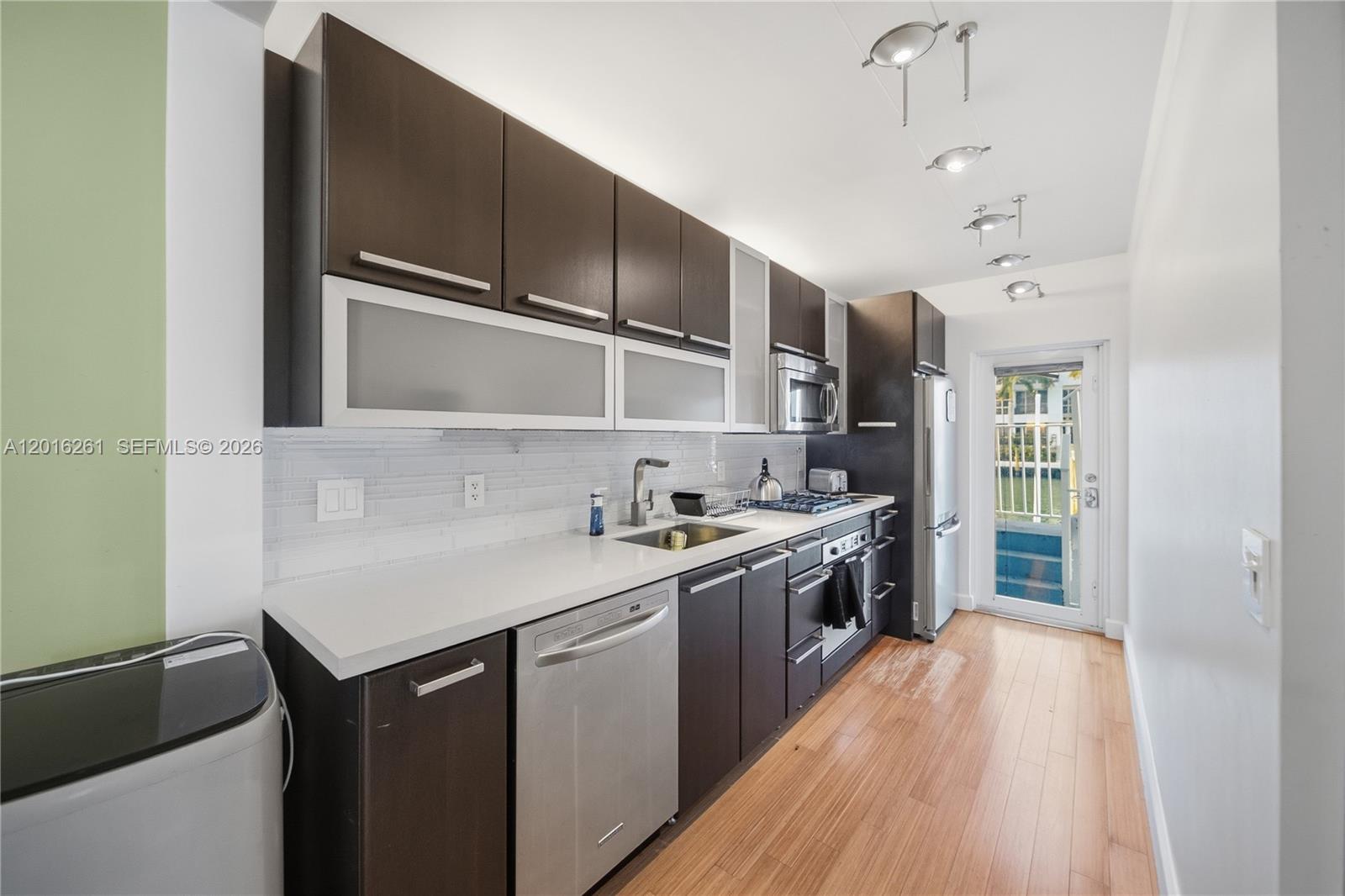 7207 Bay Dr 21